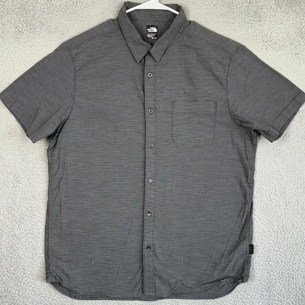 The North Face Shirt Mens XL Grey Striped Button Up Pocket Stretch Short Sleeve